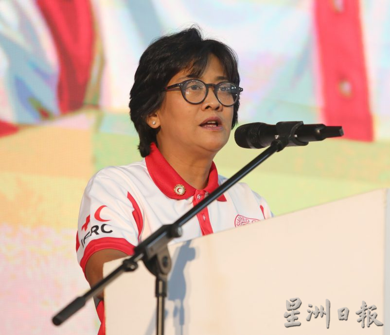 杨巧双:金钱与技能援助双管齐下助年轻一代