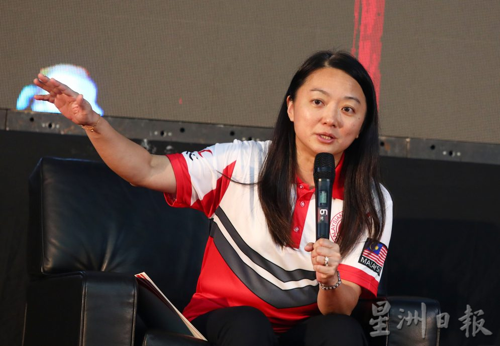 杨巧双:金钱与技能援助双管齐下助年轻一代