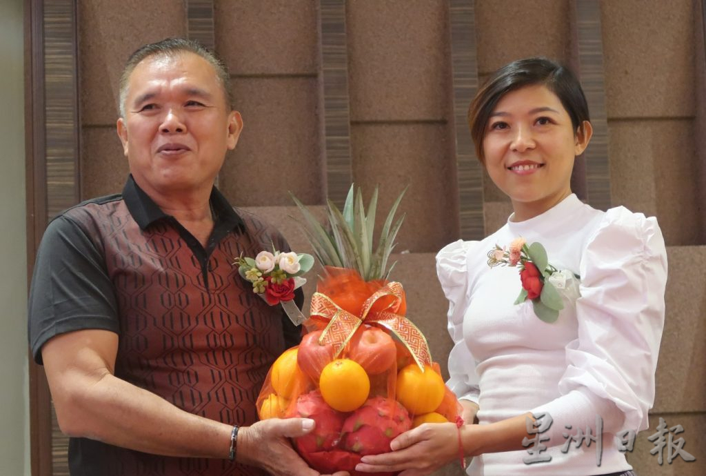 柔︰400万骨灰塔是昔华社事业  刘晋铨盼社团支持推动