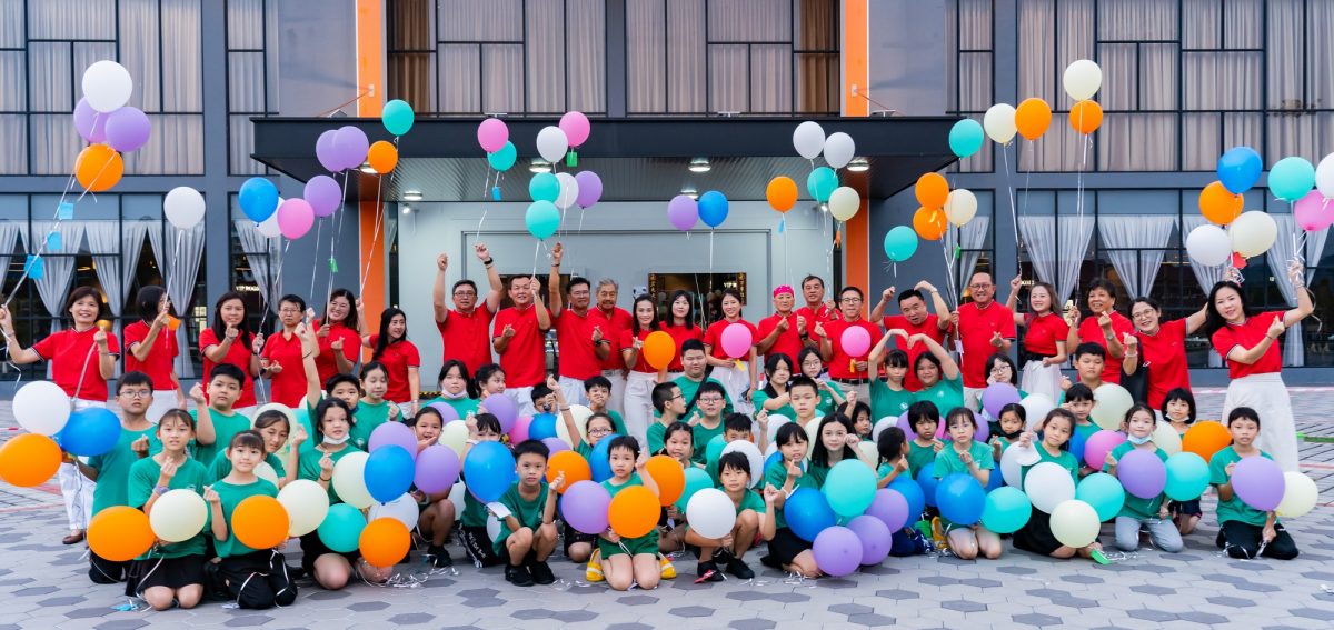 柔: 峇商业慈善社及慈爱福利社 慈善宴筵140席 筹获101万