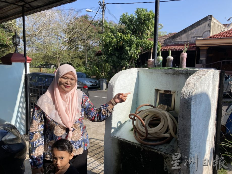 柔: 犀鸟图信箱筑巢扰民 事主担心攻击小孩