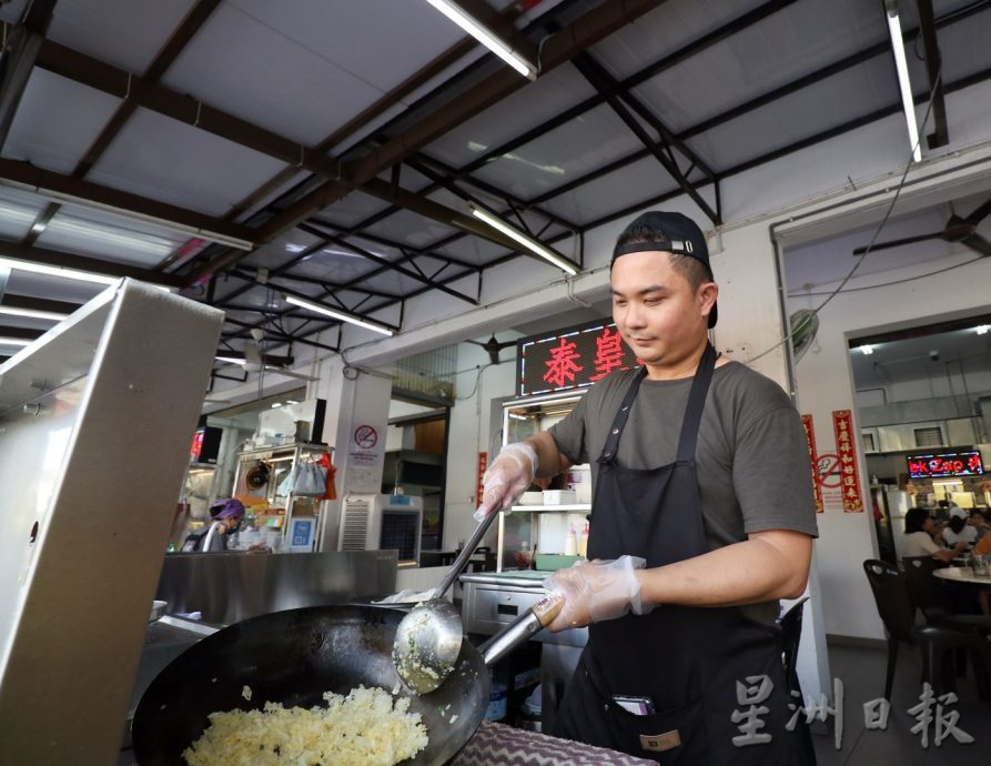柔:【食客指路】:(8月22日刊登)五星级渡假酒店中餐厨师的平民炒饭