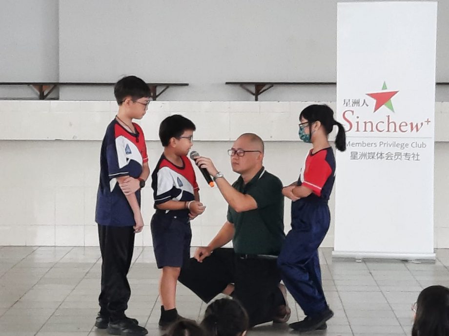 柔:头条之一:本报活动:有奖填字游戏,与麻坡3华小学生互动