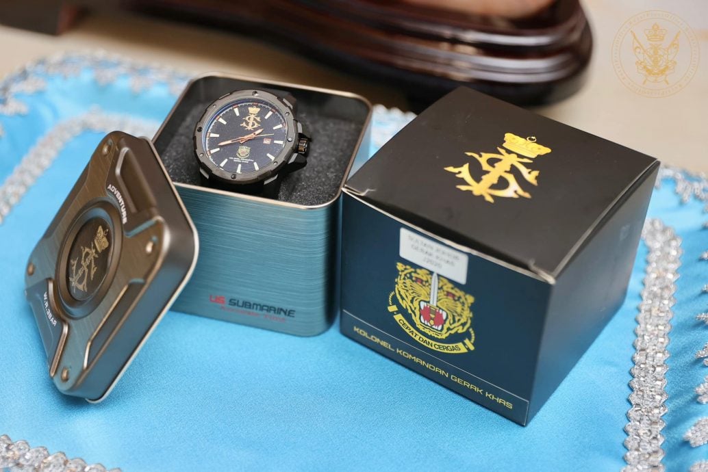 柔:新闻:柔苏丹赐2950特制表,给陆军特种部队