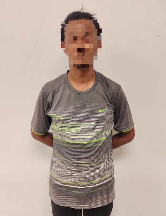 柔:新闻:男子疑似吸食冰毒被捕