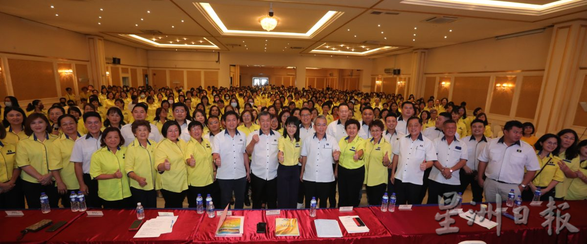 柔:新闻:盛传柔佛州政府行政团队将会重组,魏家祥:未听闻此事