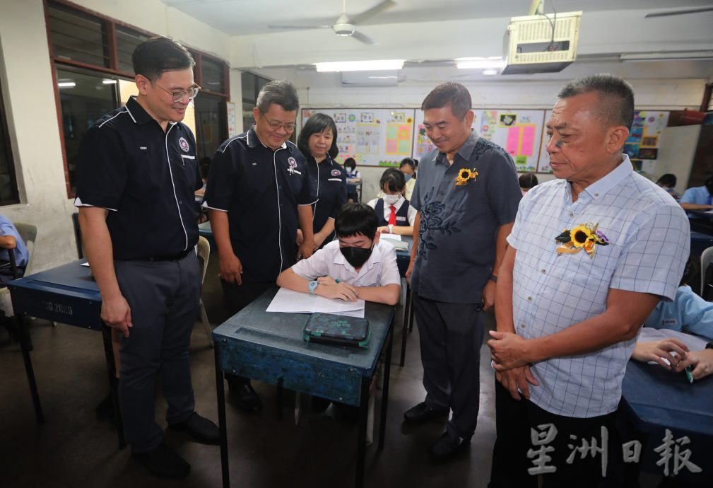 柔:版四教育版头条:柔南区华小华语演讲及笔试赛,柔南区参赛者聚集竞技