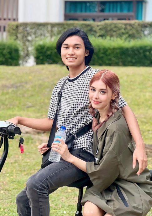 没戴头巾脚车上搂抱男子 女艺人被骂：还没结婚不能这样