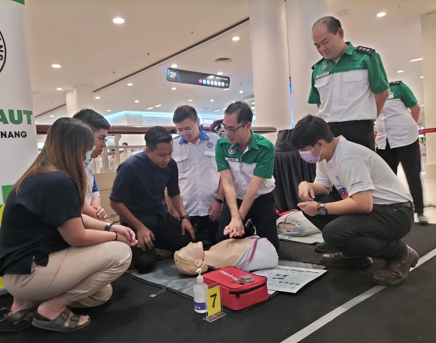 法米再诺:花3千可救命 槟应鼓励安装更多AED