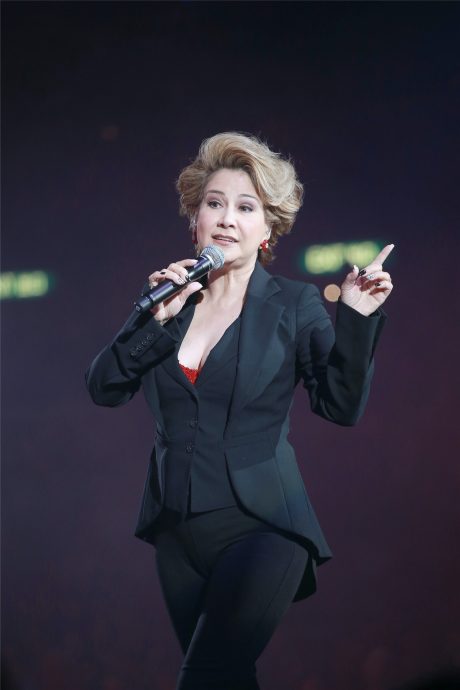 浙江卫视道歉喊“铭记李玟” 甄妮痛批：不见棺材不落泪