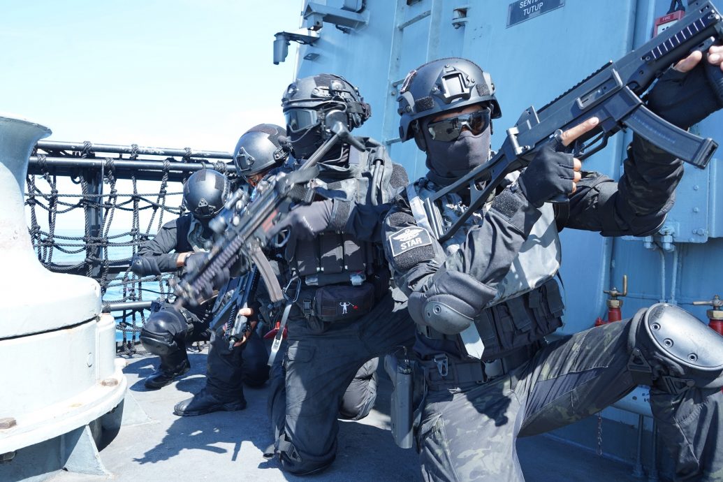 海事执法机构联合海军 防范海上犯罪演习