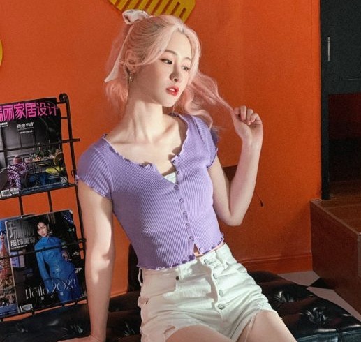 湖南卫视前女主持自曝搭地铁遭性骚扰 网友质疑:眼神可指控性骚扰?