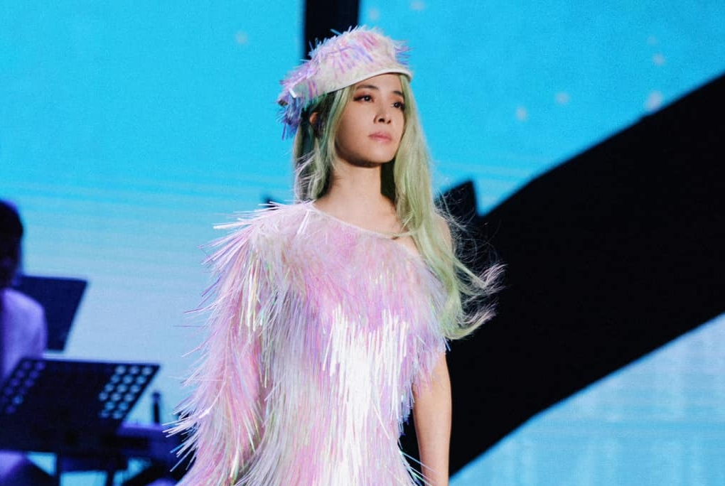 演唱会许可证曝露秘密  粉丝惊讶周兴哲是艺名