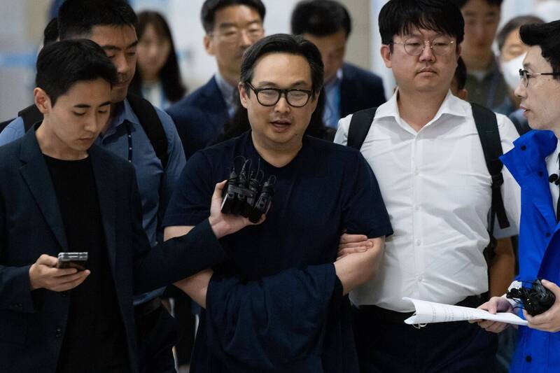 潜逃9年！ 韩国“世越号”船东之子终于落网 自美引渡回韩