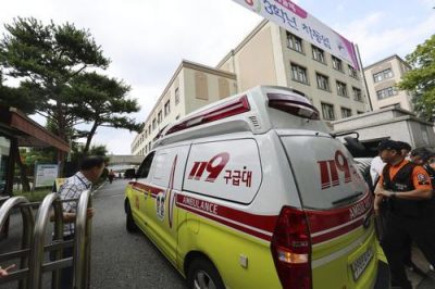 男子闯高中刺伤老师 嫌犯落网 教师重伤昏迷