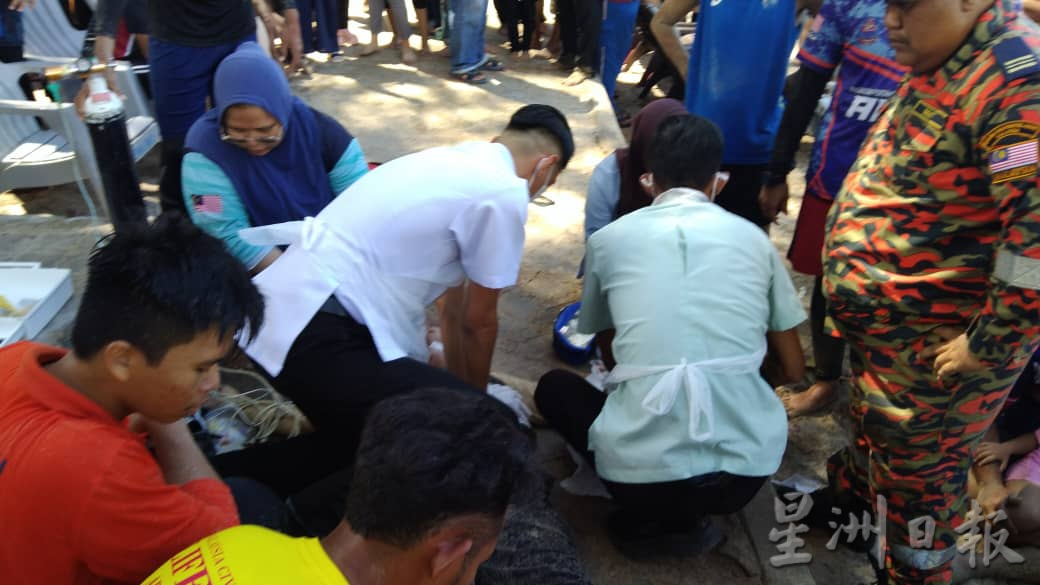 直落峇迪快艇翻覆 两游客遇溺 一人不省人事