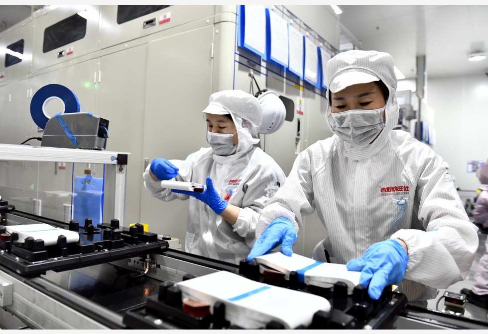 看世界/中国疯抢锂金属 四川锂矿探矿权竞拍飙破6.4亿