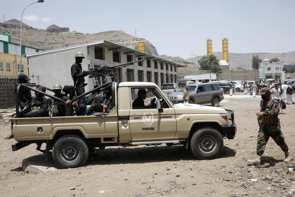 看世界／也门政府军与胡塞武装交火至少23人死亡