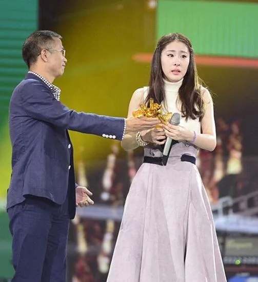 砸千万买《好声音》冠军? 2女星被点名