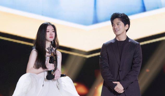 砸千万买《好声音》冠军? 2女星被点名