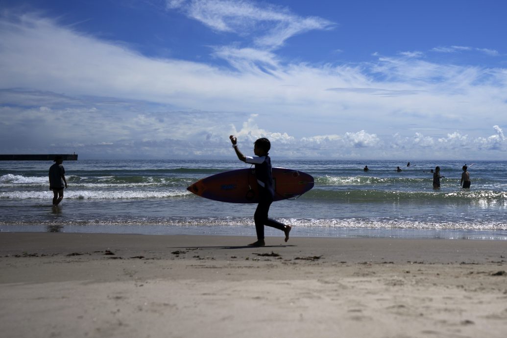 福岛居民:吸引游客回流 下海冲浪 证明安全