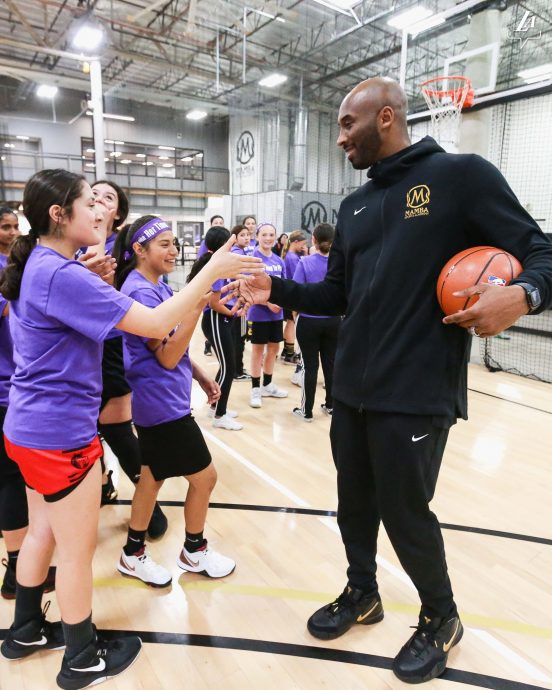 科比45岁冥诞众球星缅怀 妻子:爱你到永恒