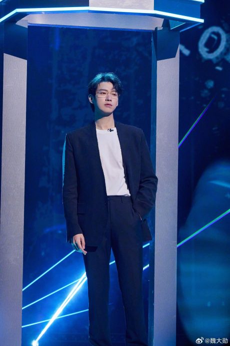 秦岚下机直奔魏大勋住处 疑同居画面曝光网喊:原地结婚