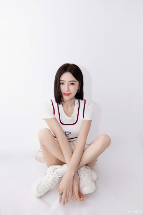 秦岚下机直奔魏大勋住处 疑同居画面曝光网喊:原地结婚