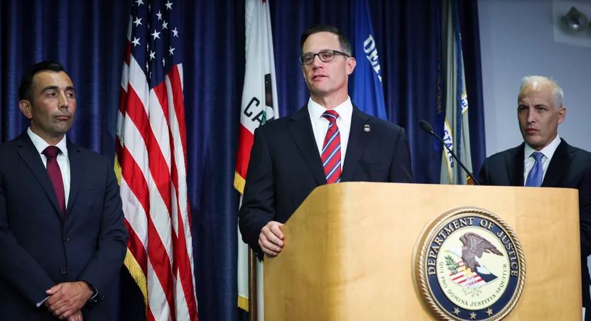 美海军听妈妈的话 泄军事机密给中国 以换取未来中国政府饭碗