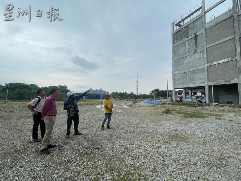 翁姑奥马建巴占分校复工 料明年7月完工 刺激经济