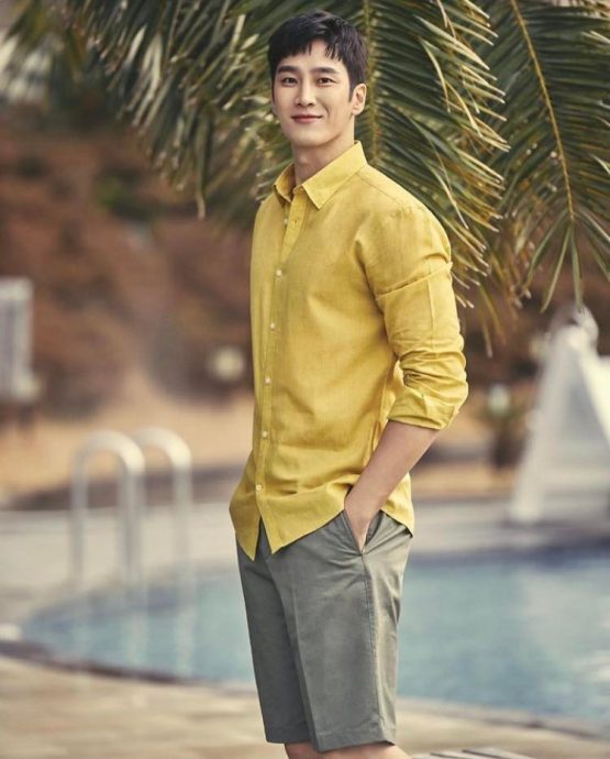 耍大牌使唤女工作人员举剧本 安普贤被呛:配不上Jisoo