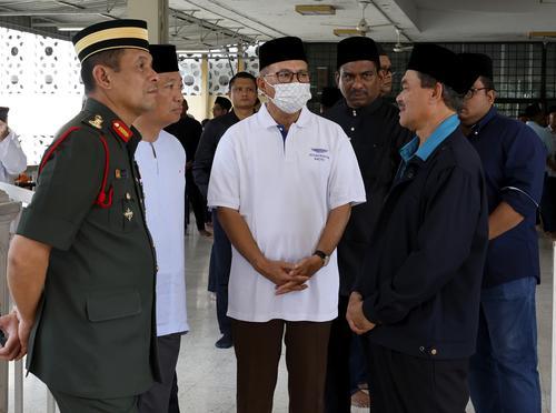 补图//小型飞机坠毁案,罹难者陆续完成安葬