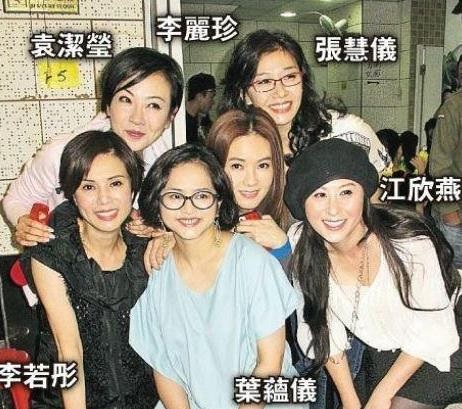 袁洁莹激罕露面仍暴瘦 脸颊凹陷引担忧