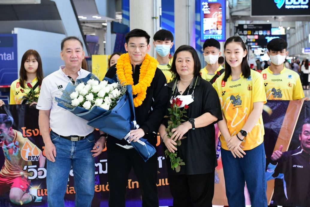 载誉回国机场获盛大迎接 昆拉沃:未来不改比赛风格