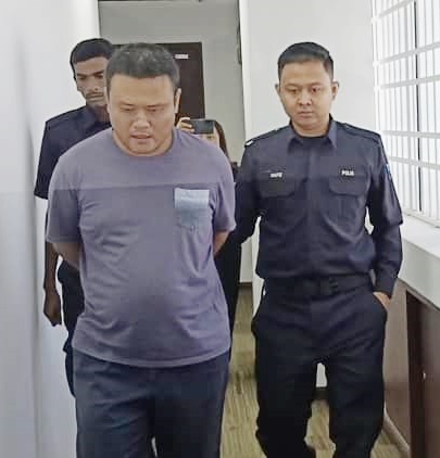 送餐员虚报炸弹被控 监1天罚款4千