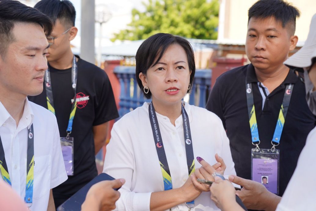 选民穿短裤被禁入投票站!选举官:请回去换长裤
