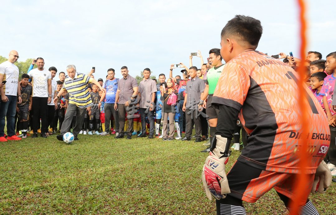 阿末扎希:国盟想用其他国庆标志主题是不是疯了