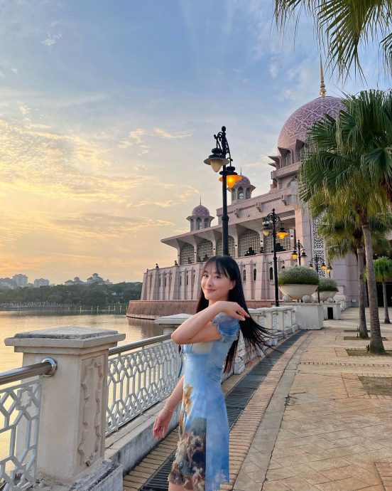 陈滢参观布城清真寺当游客 姜皓文“跑”景点打卡