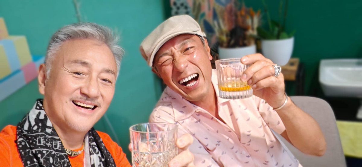 陈滢参观布城清真寺当游客 姜皓文“跑”景点打卡