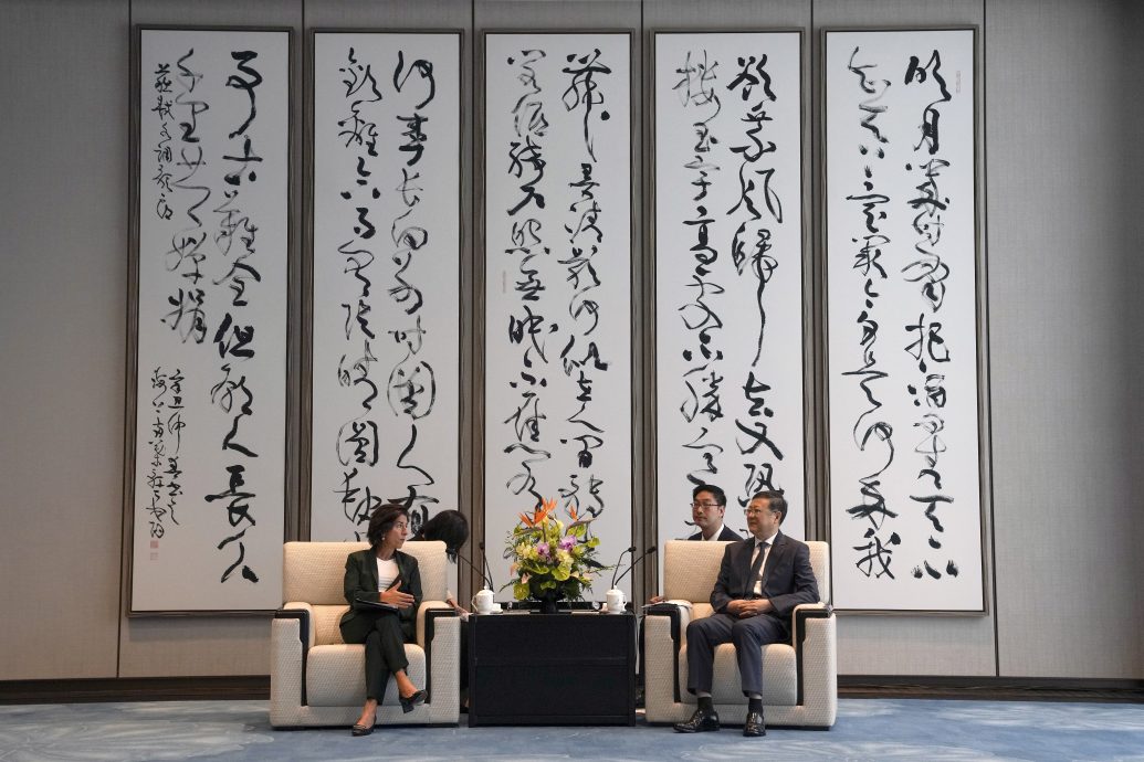 雷蒙多晤上海市委书记陈吉宁 希望为美企提供公平竞争环境