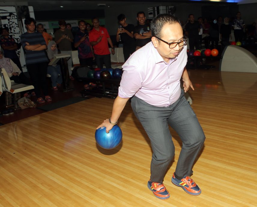 霹内贸局举办 独立消费人保龄球赛