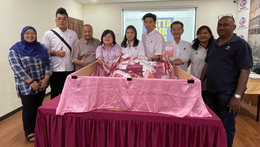 霹国际旅游展吸引1.9万人 取得2300万销售成绩