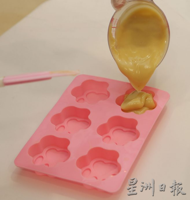霹：30日见报／封底主文／它的诞生|手工皂制作有配方 步骤简易人人可做