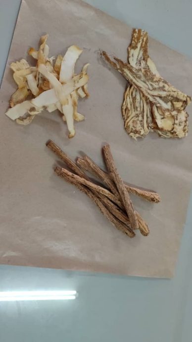 霹：封面头条／马币贬值冲击中药市场 中药材价格纷纷涨价