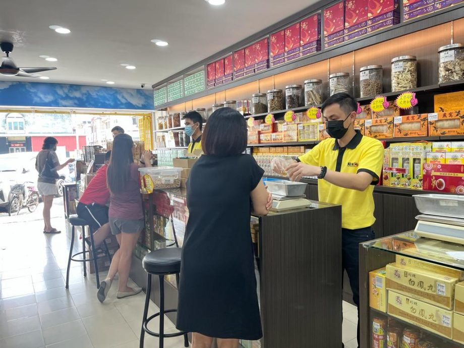 霹：封面头条／马币贬值冲击中药市场 中药材价格纷纷涨价