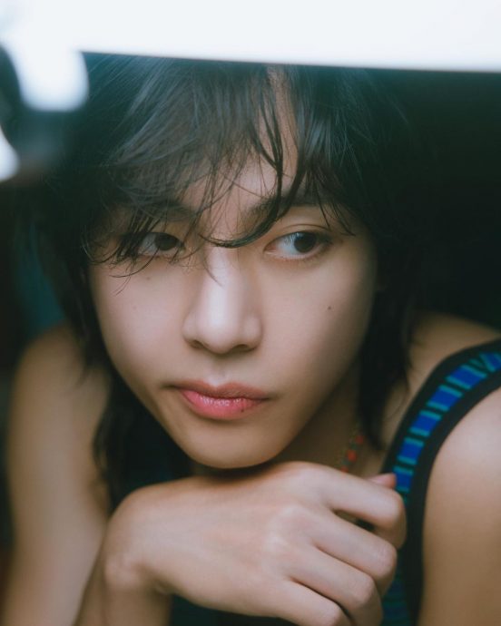 首位登法国杂志封面K-POP艺人 Jennie疑越洋认爱