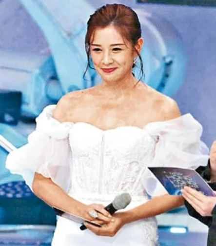 香港小姐2023|首当司仪被批灾难级冷场 3陈1萧被亏“回去拍剧”