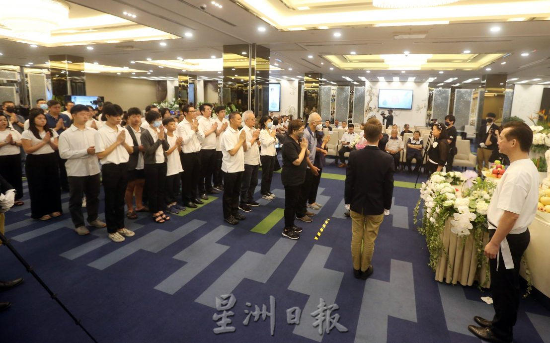 马华公会元老黄木良举殡