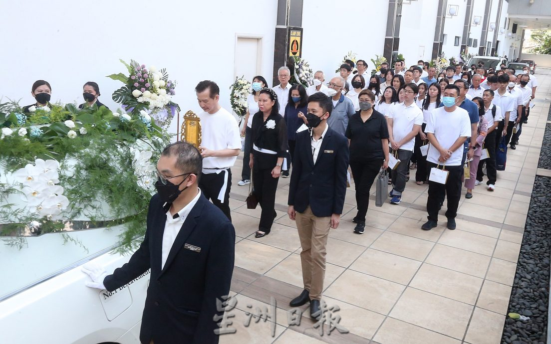 马华公会元老黄木良举殡