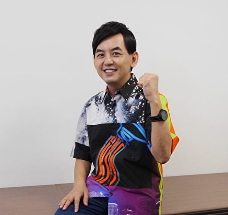 黄子佼辩称“合意性交”引抨击 小红老师自爆曾被约拍艺术照 